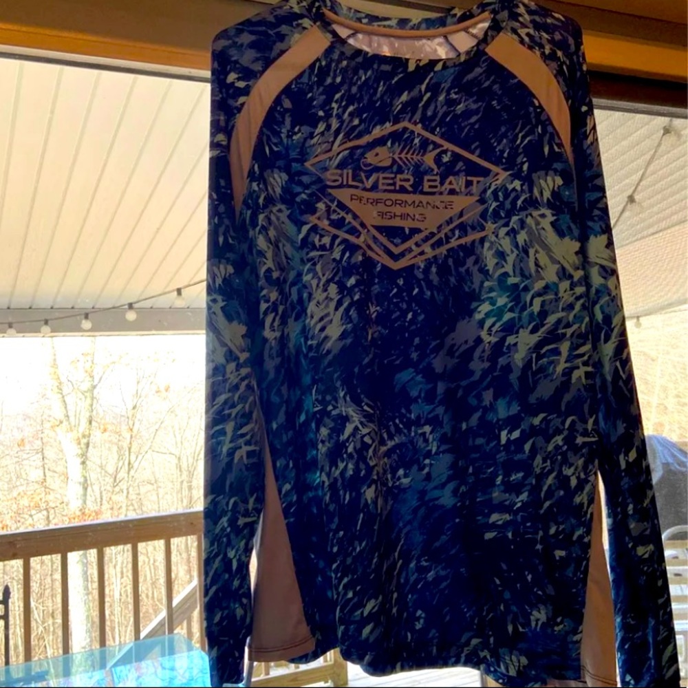 Men’s SZ Large fishing Ls shirt